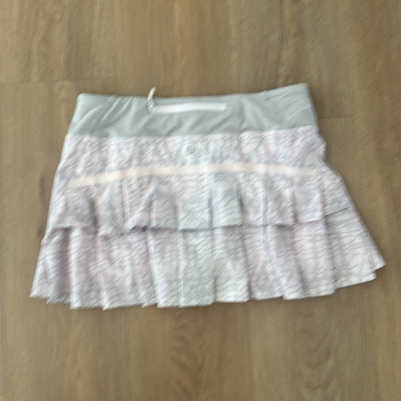 Lululemon skort skirt shorts bottoms. - Picture 2 of 4